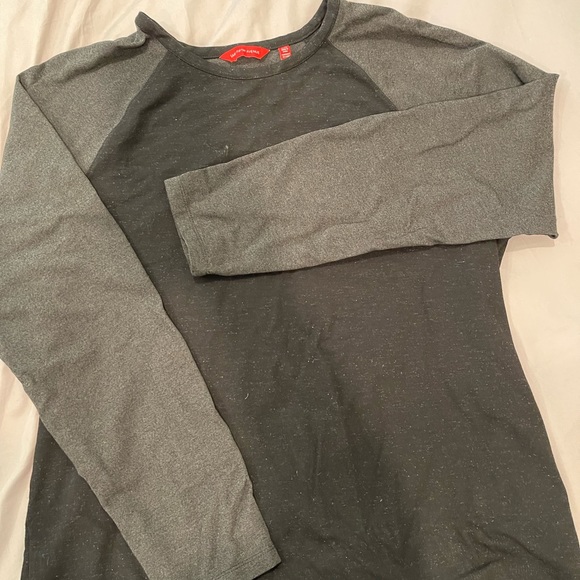 Saks Fifth Avenue in color black and gray size Xl - Picture 1 of 3